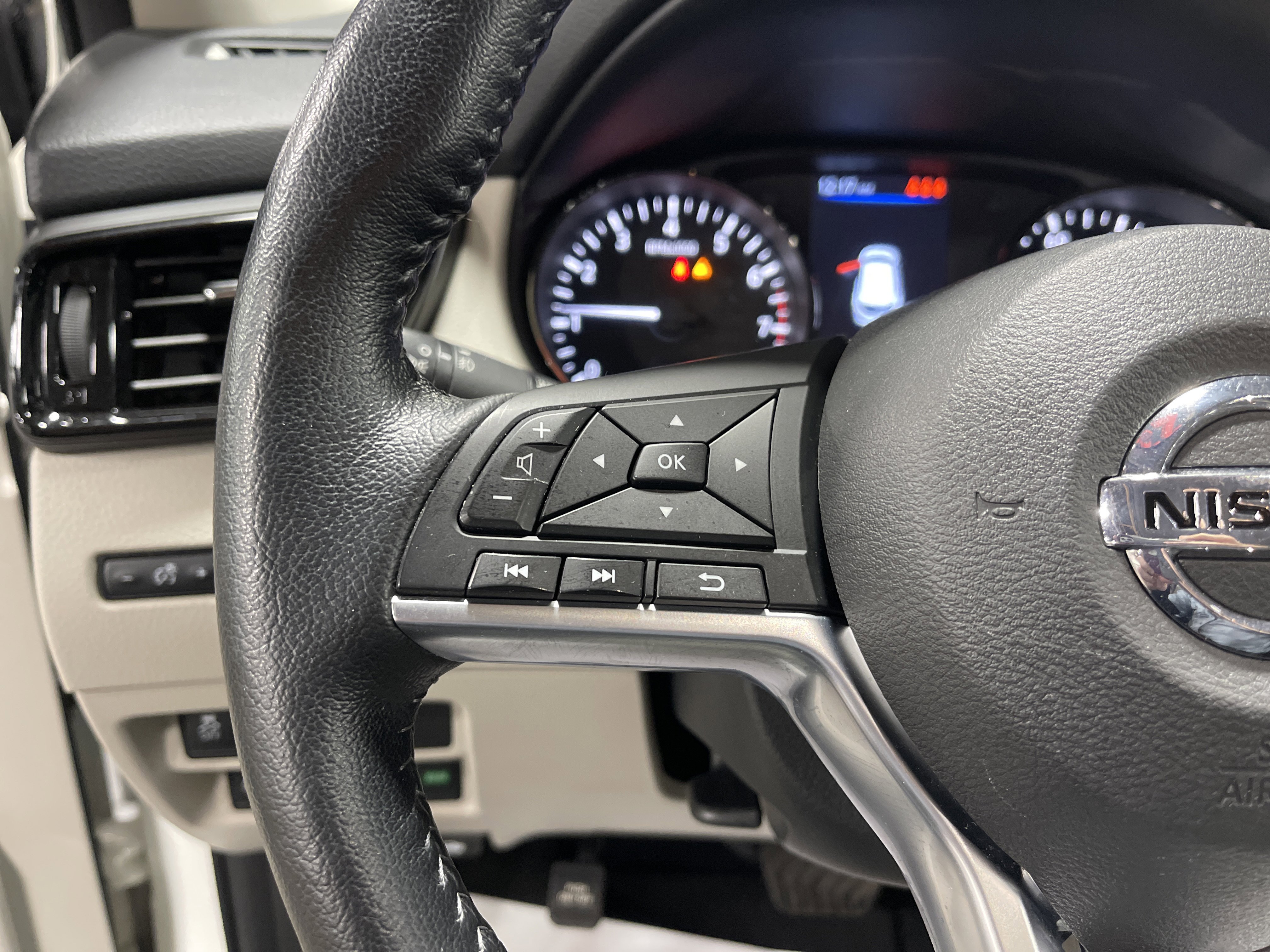 Used 2022 Nissan Rogue Sport SV image 18