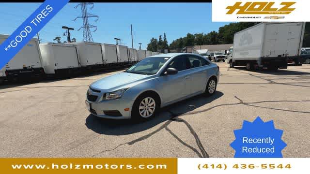 Certified 2011 Chevrolet Cruze LS FWD image 4
