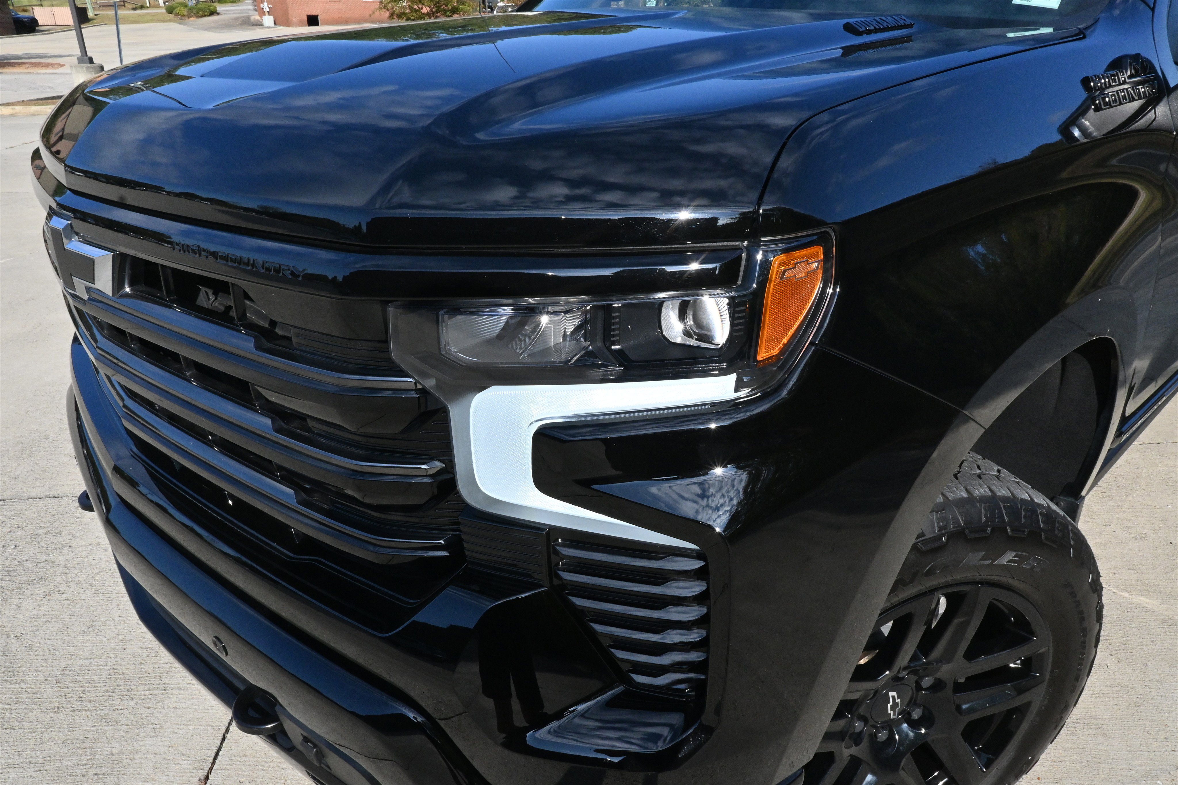 Used 2024 Chevrolet Silverado 1500 High Country w/ Midnight Edition image 13