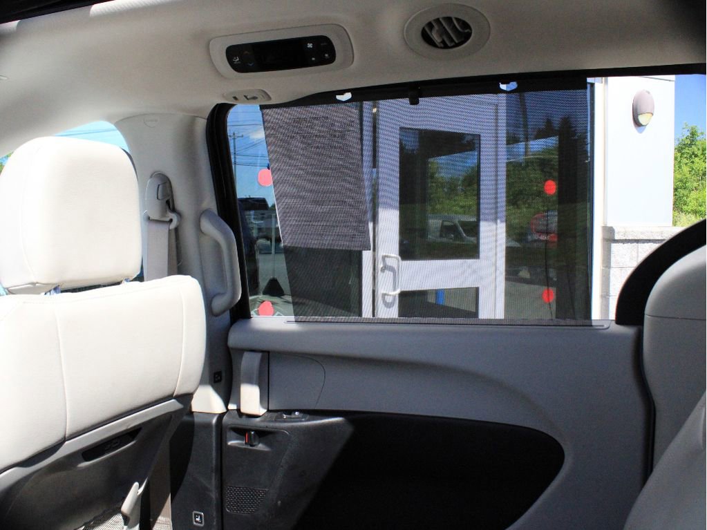 Used 2021 Chrysler Pacifica Touring-L w/ Premium & Safety Sphere Group AWD/4WD image 27