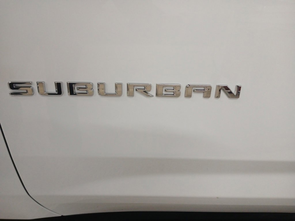 Used 2024 Chevrolet Suburban LT image 9
