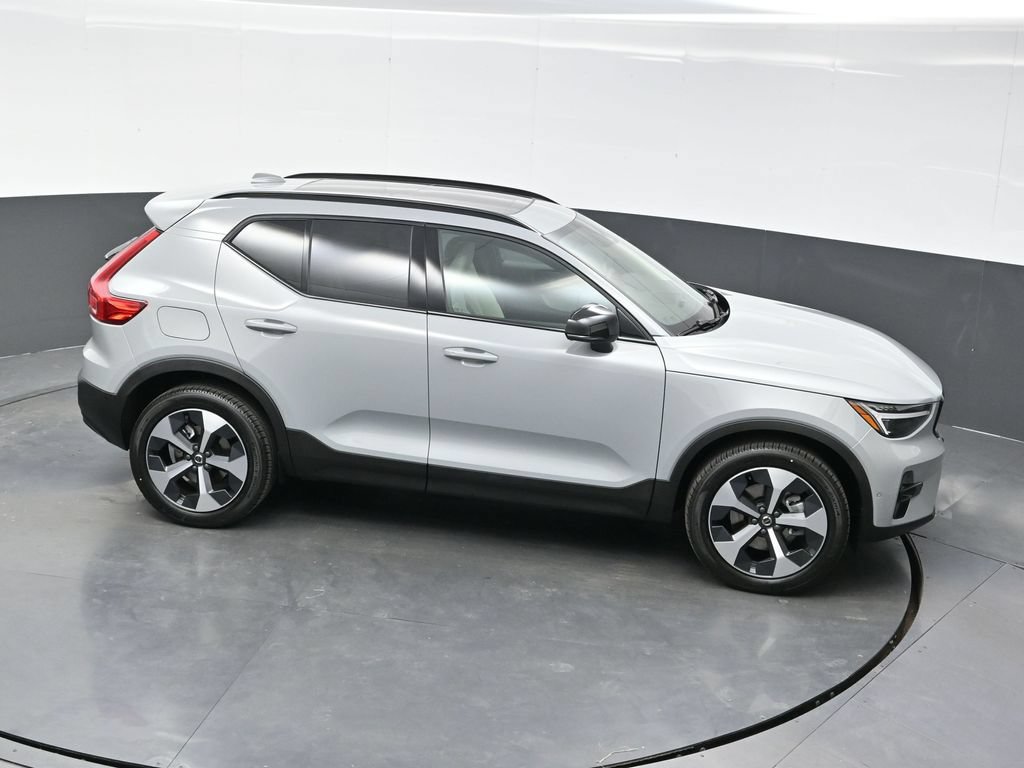 New 2026 Volvo XC40 B5 Plus w/ Protection Package Premier AWD/4WD image 38