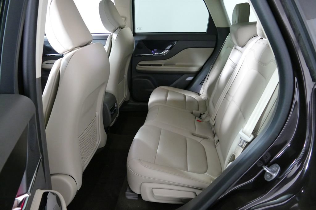 Used 2023 Lincoln Corsair AWD w/ Equipment Group 101A image 5