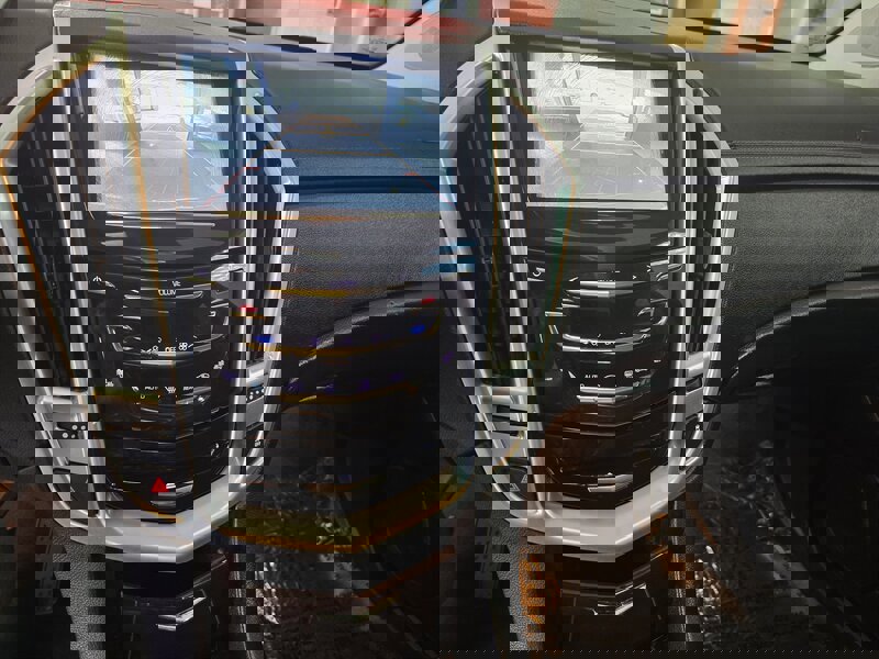 Used 2015 Cadillac SRX Luxury w/ Driver Awareness Package image 19