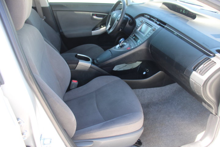 Used 2015 Toyota Prius Three w/ Solar Roof Package FWD image 17
