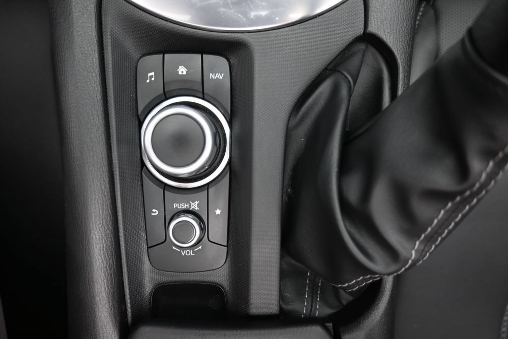 Used 2022 MAZDA MX-5 Miata RF Grand Touring RWD image 19