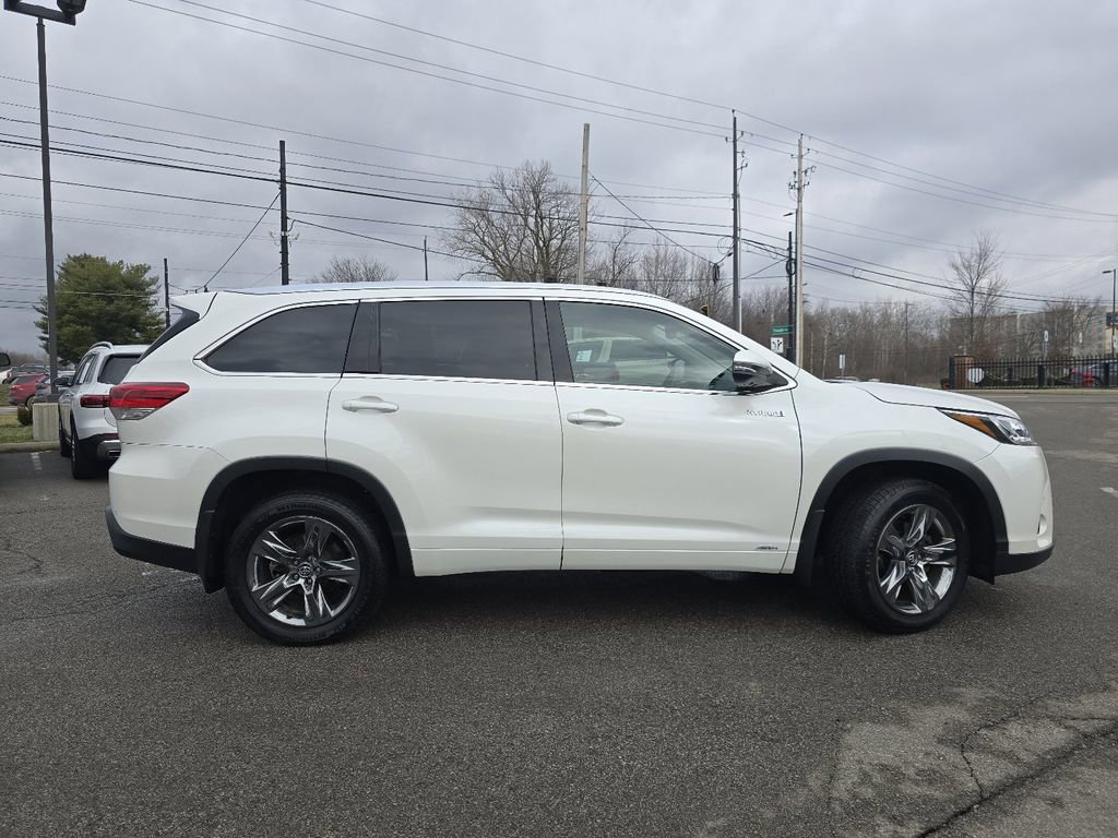 Used 2017 Toyota Highlander Limited image 18