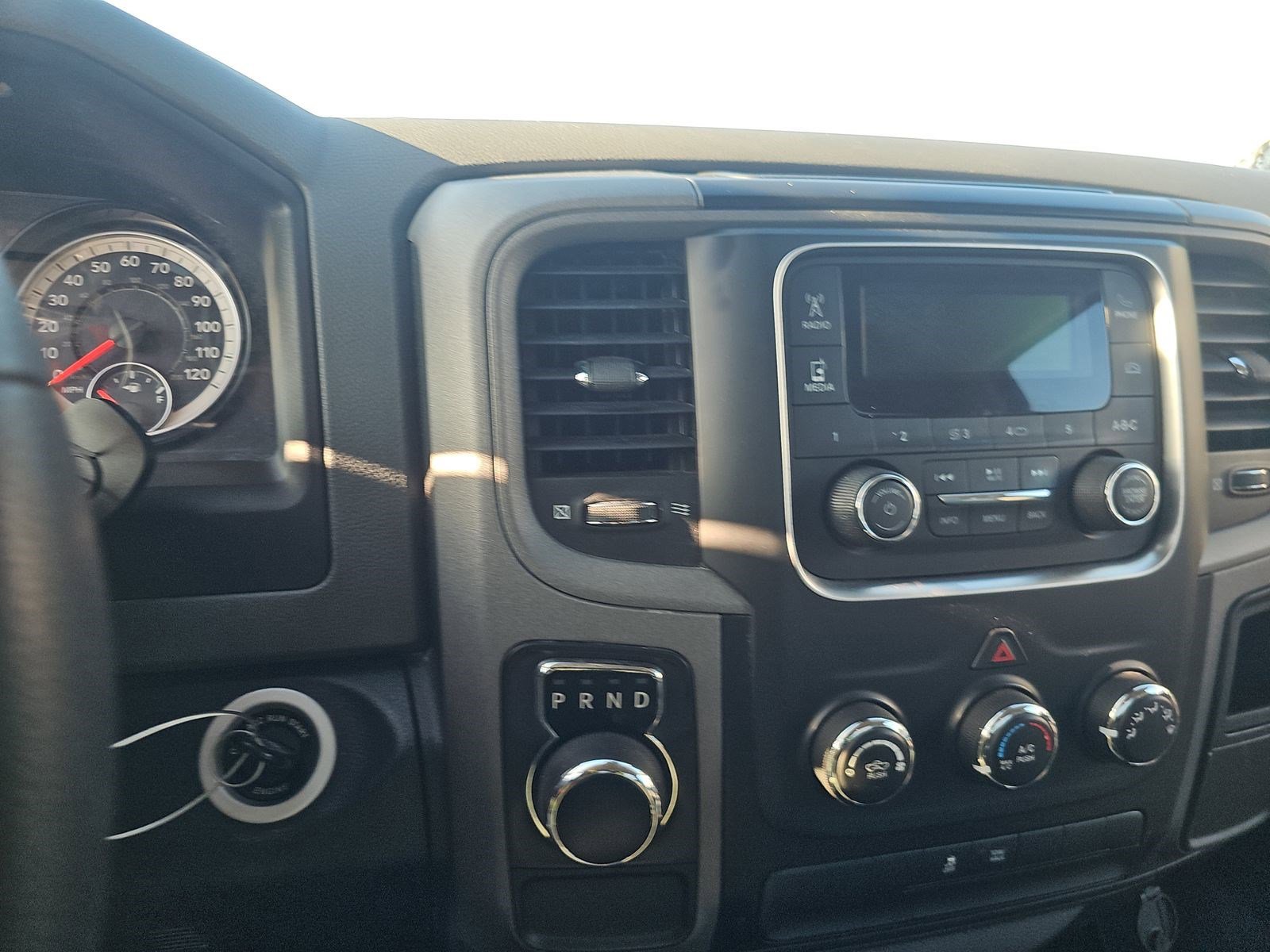 Used 2018 RAM 1500 Express RWD image 10