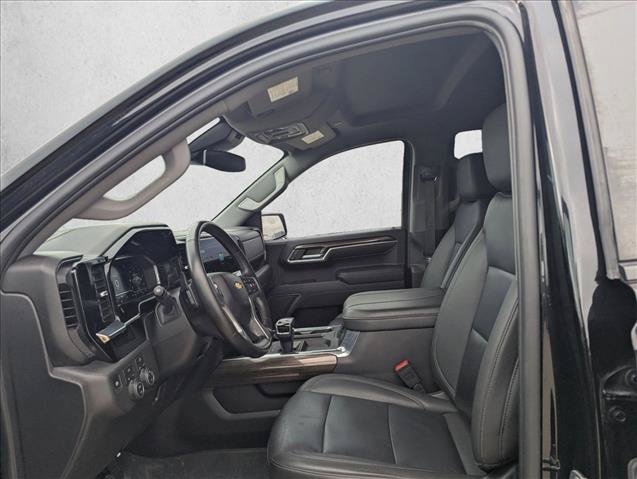 Used 2024 Chevrolet Silverado 1500 LT w/ Leather Package AWD/4WD image 12