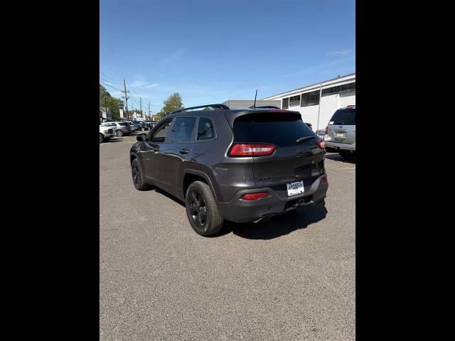 Used 2017 Jeep Cherokee Sport image 5