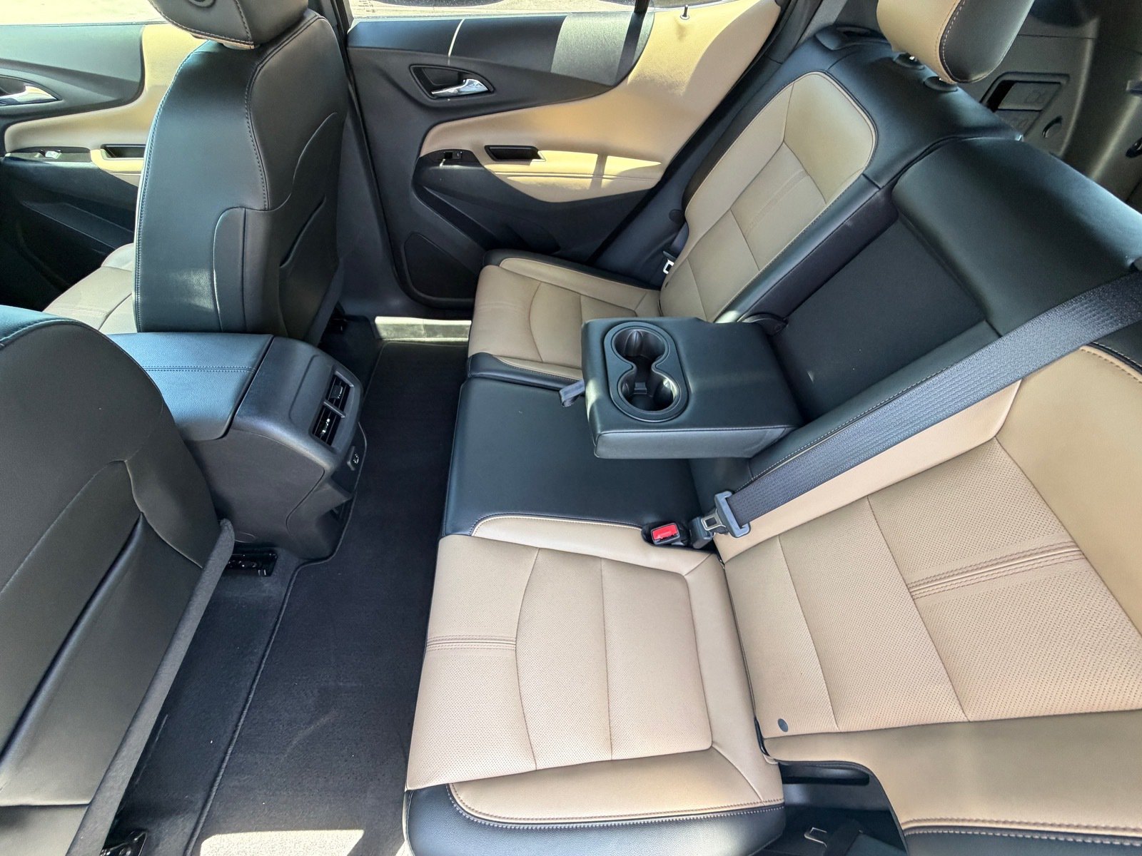 Used 2023 Chevrolet Equinox Premier FWD image 11
