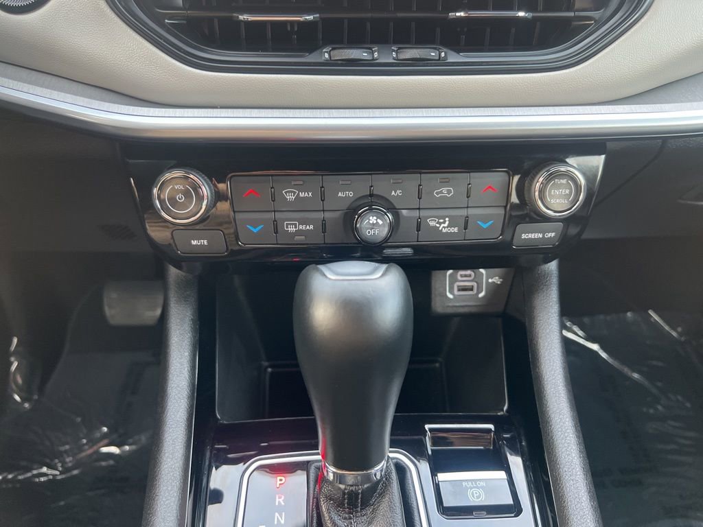 Used 2025 Jeep Compass Limited image 50