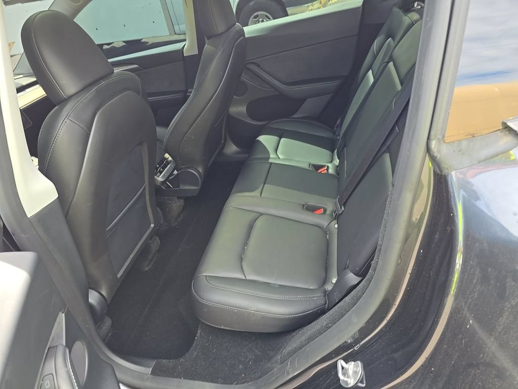 Used 2024 Tesla Model Y Long Range RWD image 4