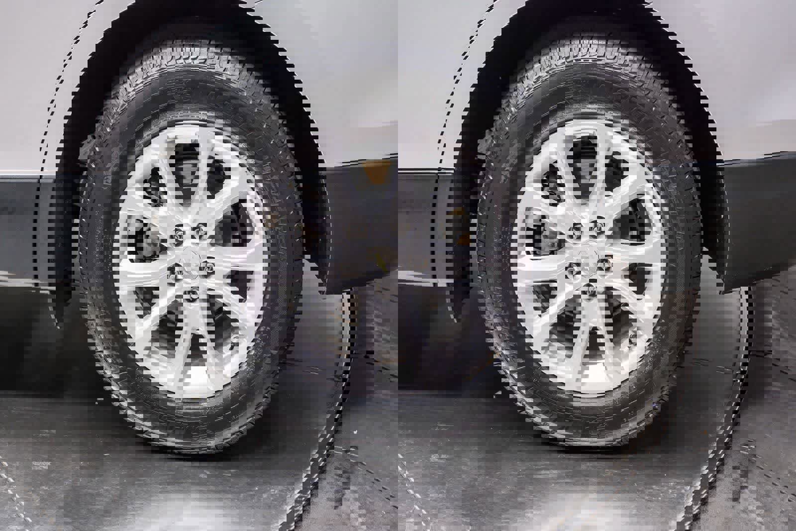 Used 2019 Chevrolet Equinox LT image 9