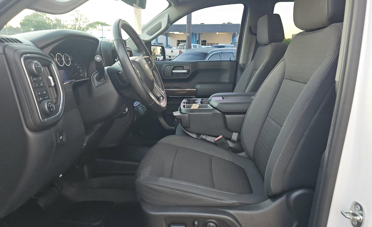 Used 2020 Chevrolet Silverado 1500 LT w/ Convenience Package image 9