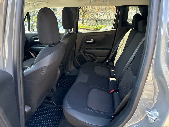 Used 2023 Jeep Renegade Latitude image 14