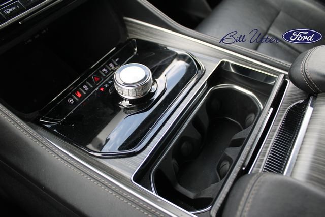Used 2024 Jeep Wagoneer L Series II RWD image 18