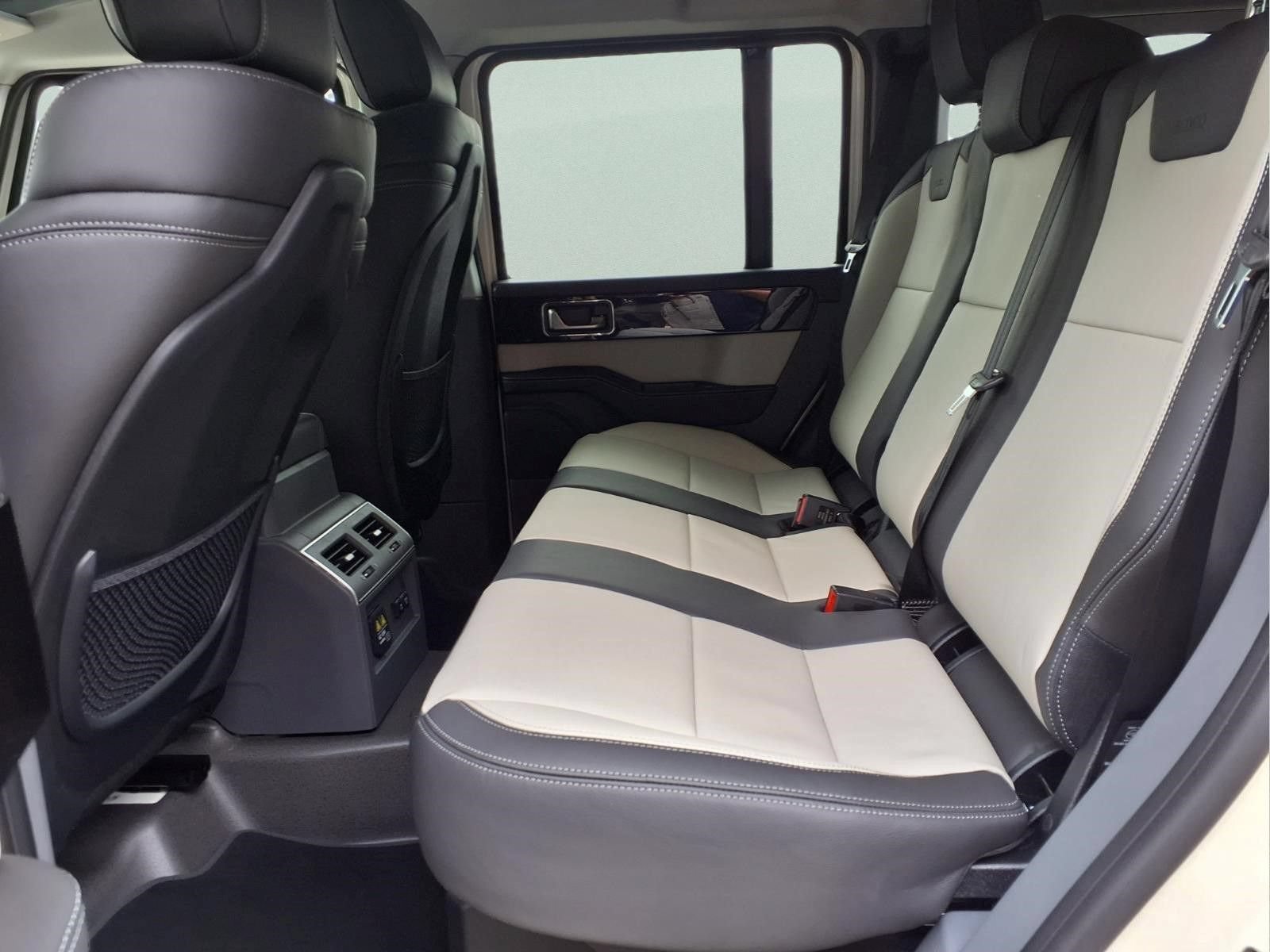 New 2026 INEOS Grenadier Station Wagon AWD/4WD image 9