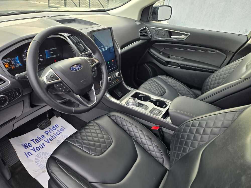 Used 2024 Ford Edge Titanium image 24