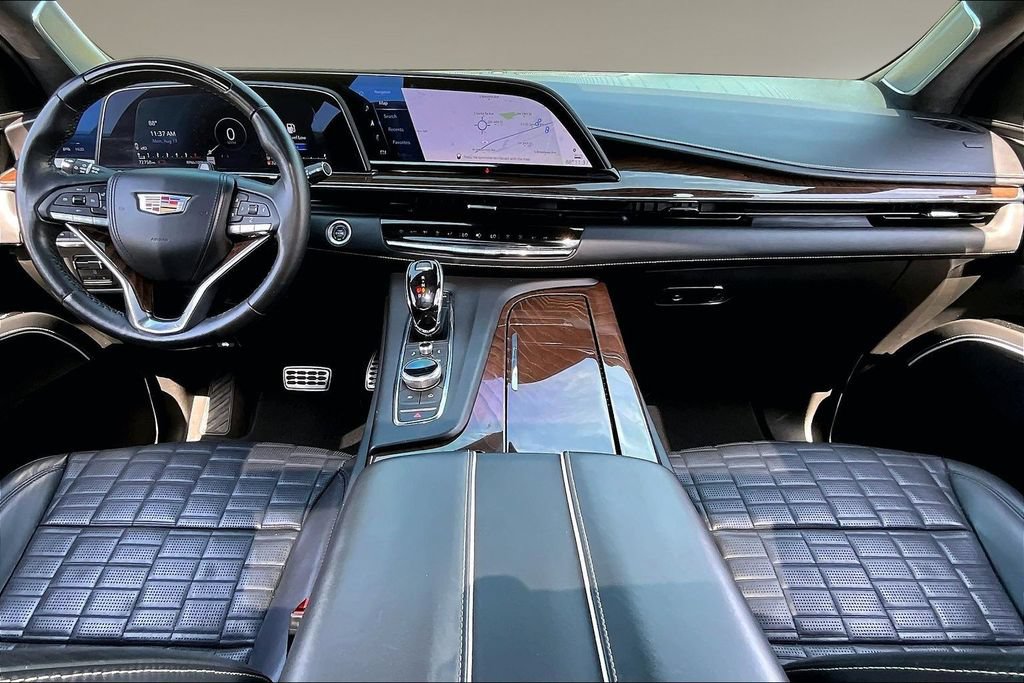 Used 2023 Cadillac Escalade ESV Sport Platinum w/ LPO, ONYX Package AWD/4WD image 15