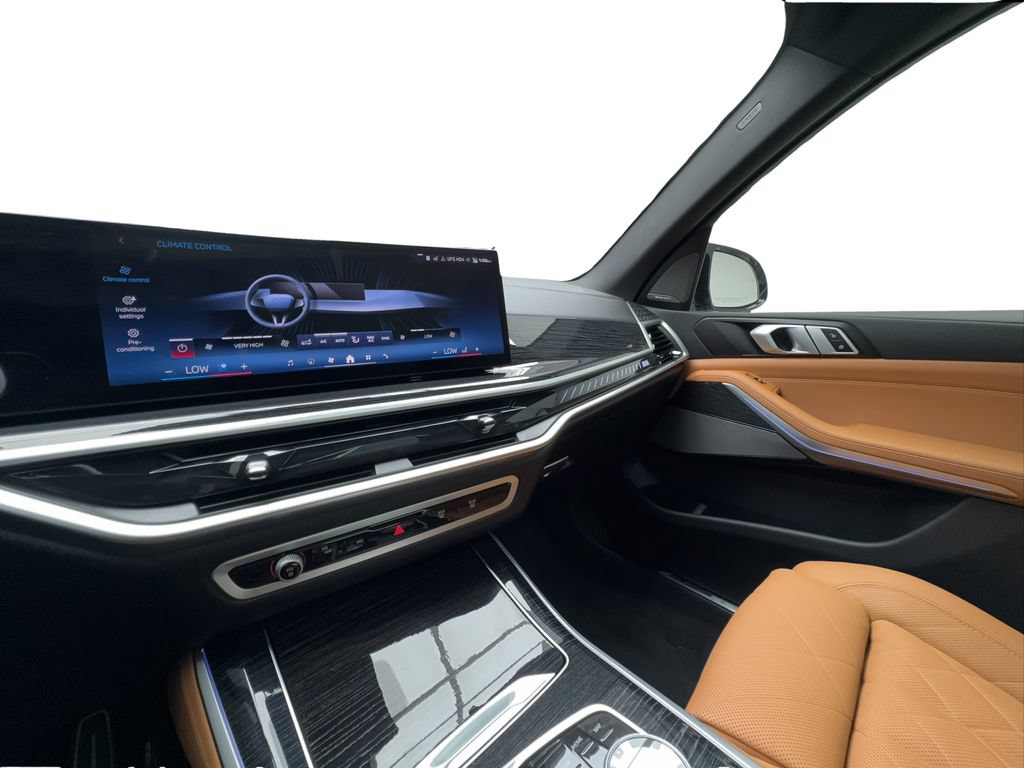 Used 2025 BMW X5 M60i AWD/4WD image 45