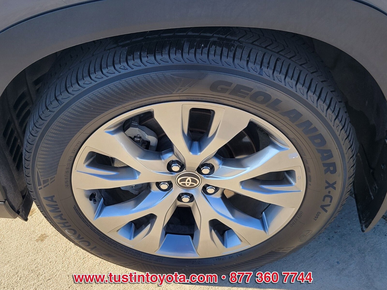 Used 2024 Toyota Grand Highlander Limited image 17