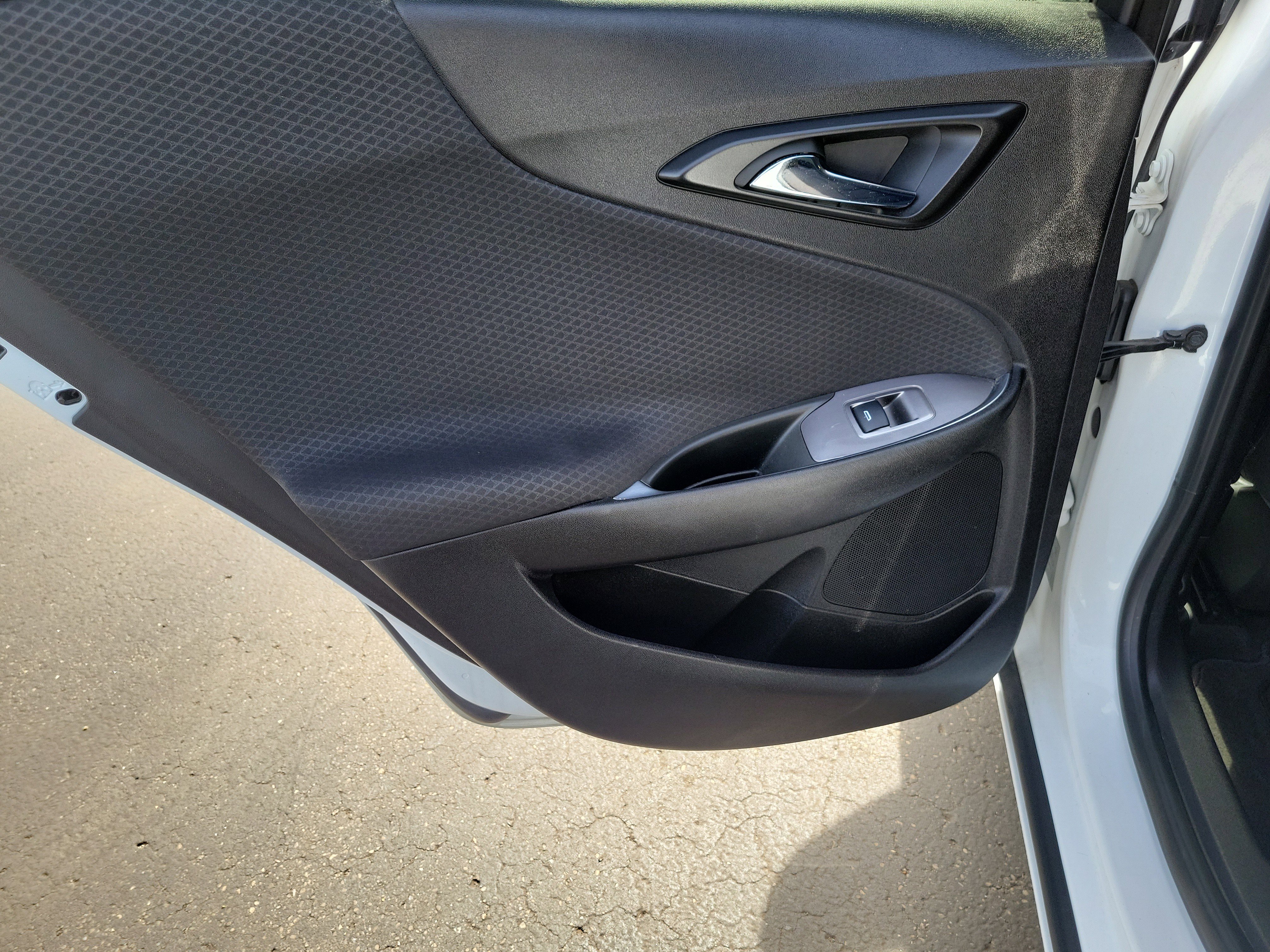 Used 2018 Chevrolet Malibu LT w/ Driver Confidence Package image 13