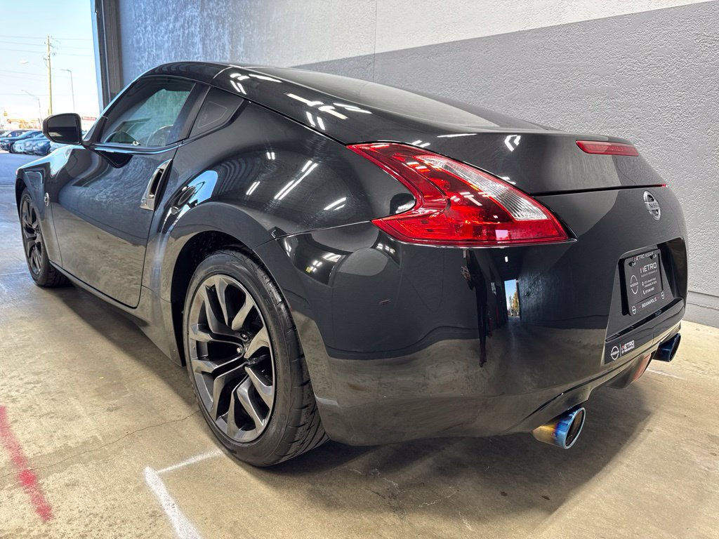 Used 2018 Nissan 370Z Coupe RWD image 7