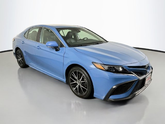 Used 2024 Toyota Camry SE w/ Cold Weather Package FWD image 15