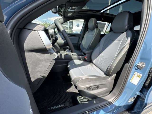 New 2026 Volkswagen Tiguan SE R-Line AWD/4WD image 19