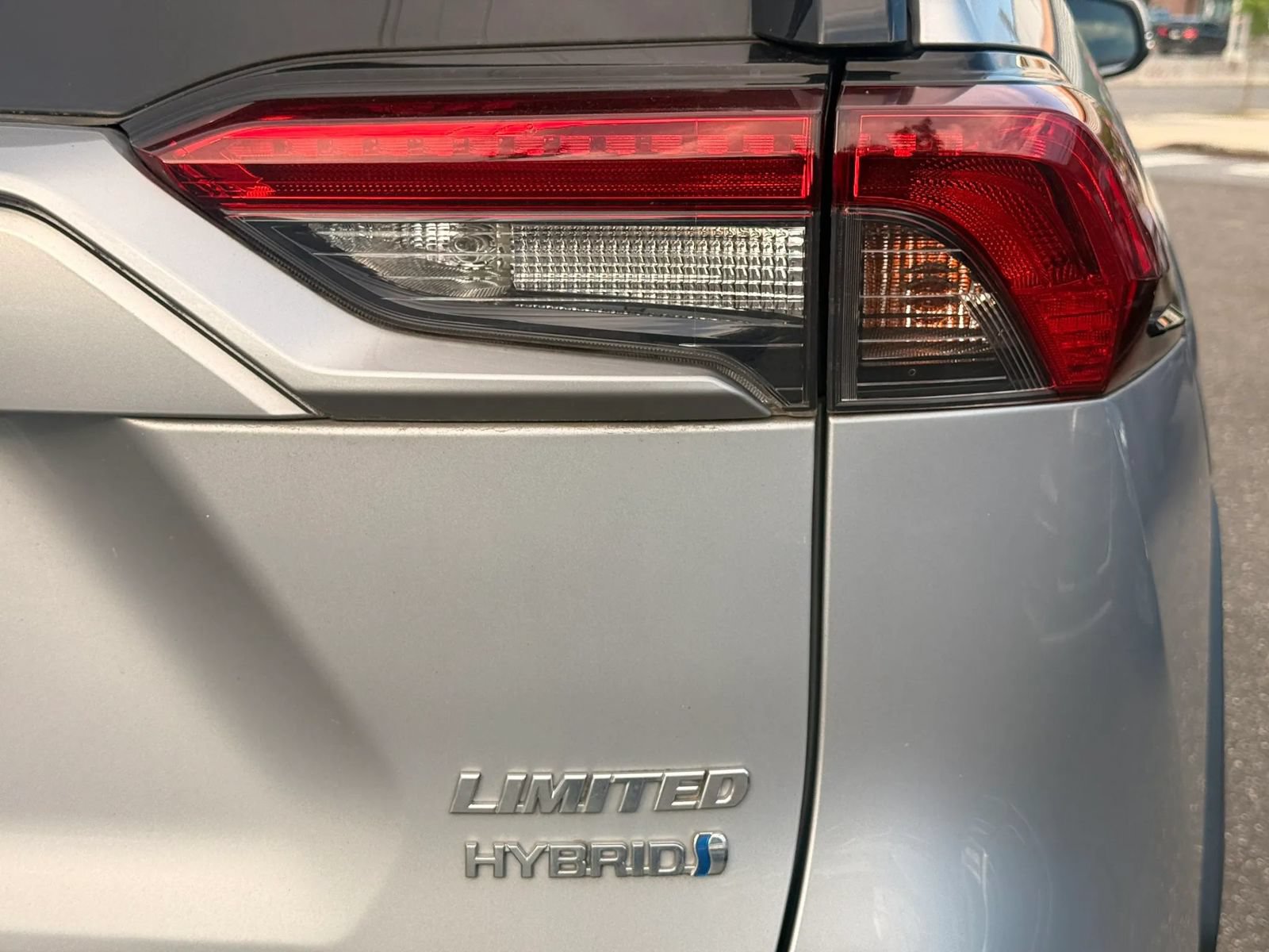 Used 2019 Toyota RAV4 Limited AWD/4WD image 34