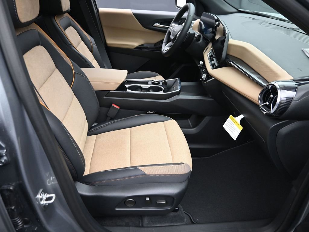 New 2026 Chevrolet Equinox ACTIV w/ Convenience Package III AWD/4WD image 7