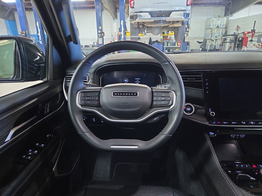 Used 2023 Jeep Wagoneer Series III w/ Preferred Equipment Group image 14