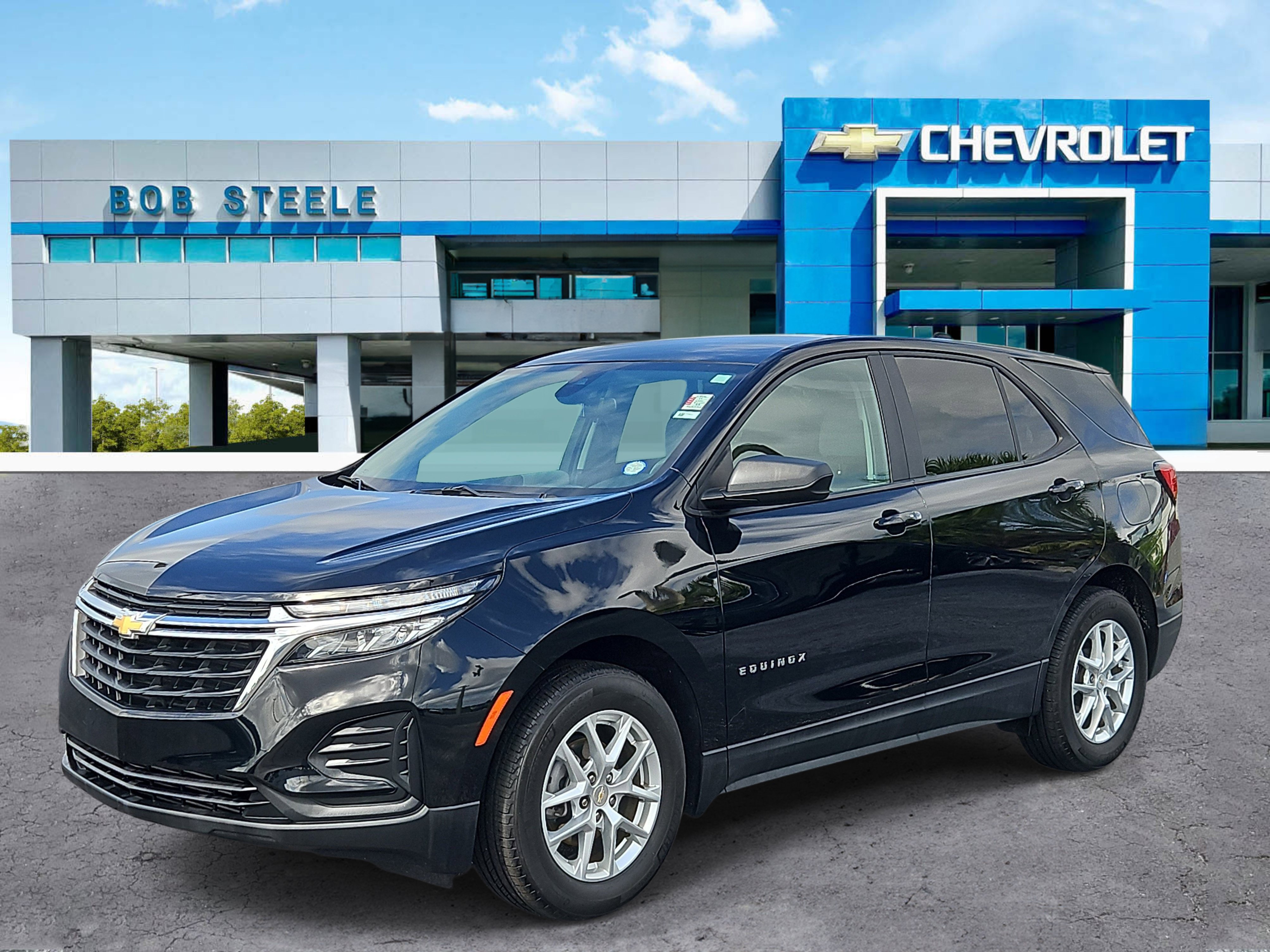 Used 2024 Chevrolet Equinox LS w/ LS Convenience Package FWD image 2