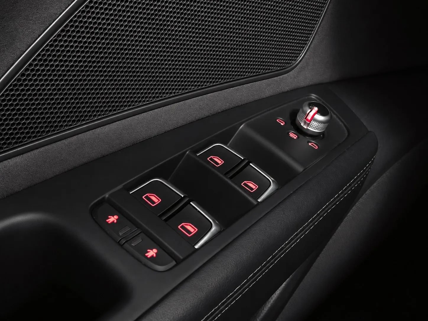 Used 2013 Audi S8 AWD/4WD image 35