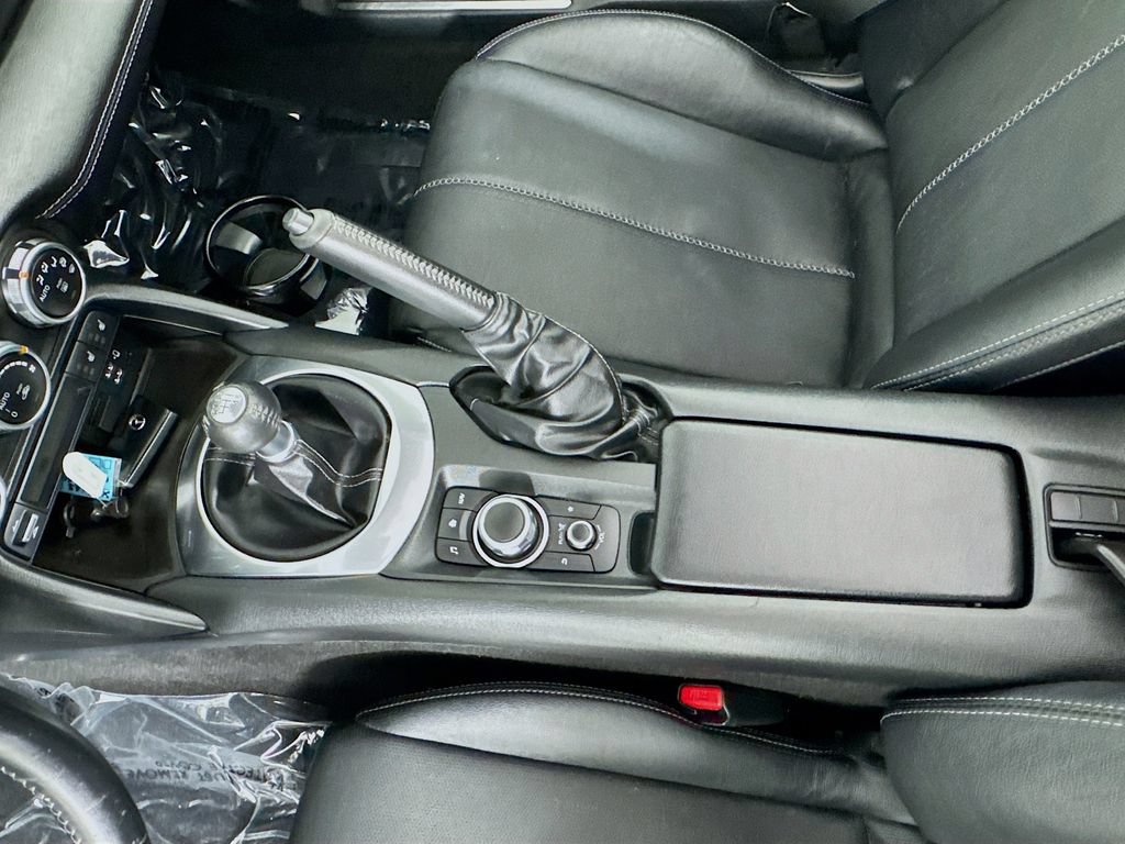 Used 2023 MAZDA MX-5 Miata RF Grand Touring RWD image 11