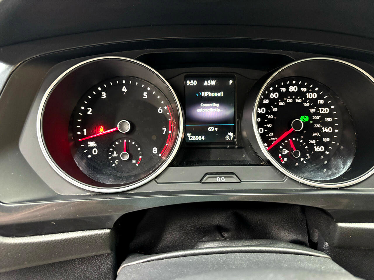 Used 2018 Volkswagen Tiguan SEL image 23