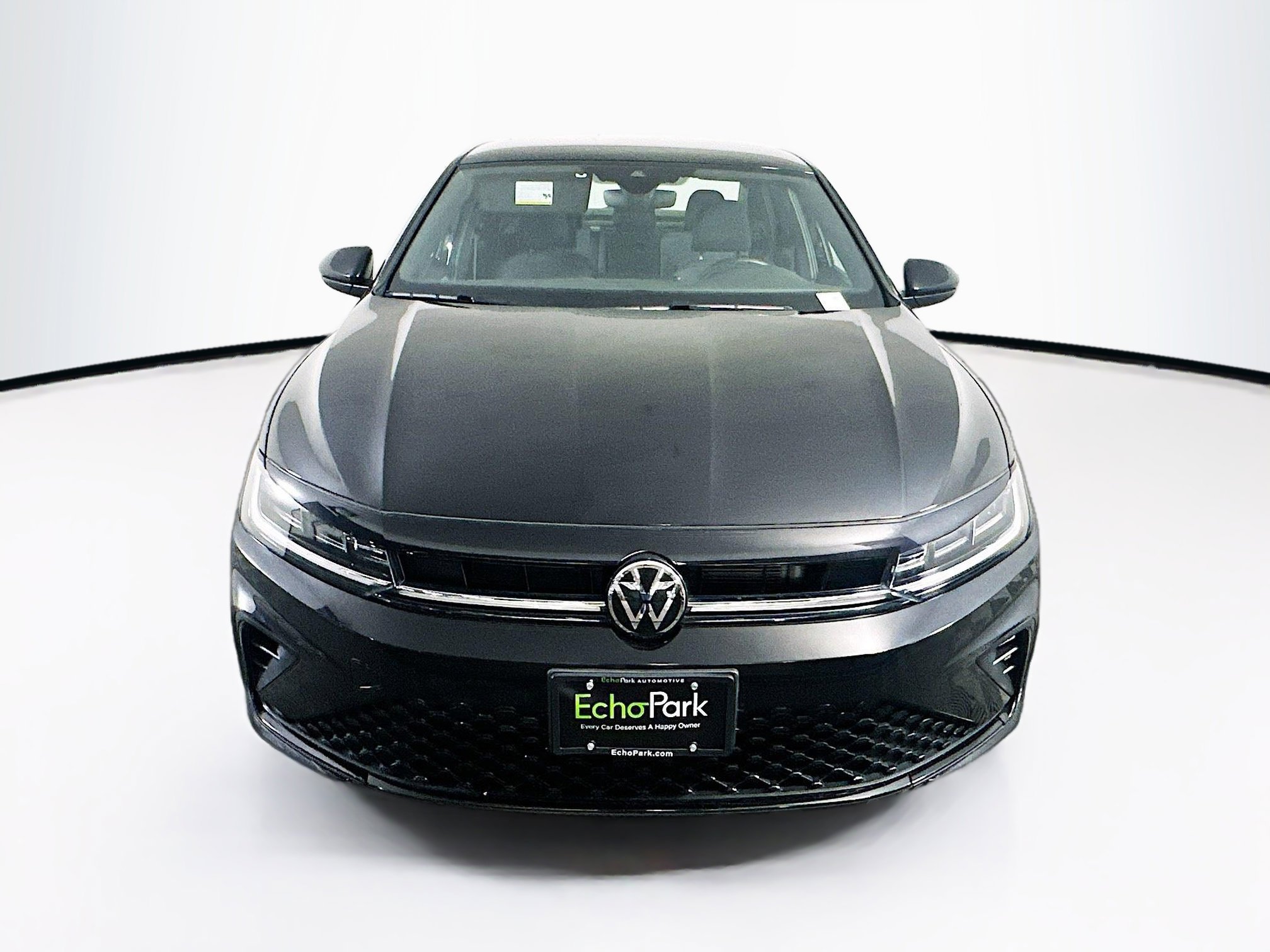 Used 2025 Volkswagen Jetta Sport image 2