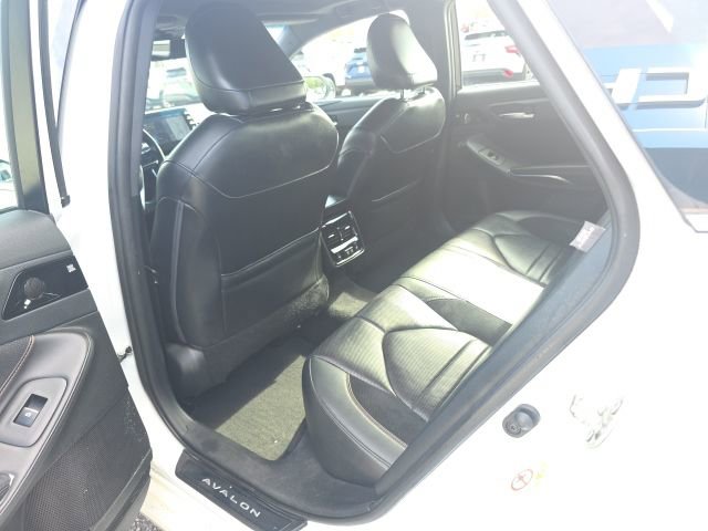 Used 2019 Toyota Avalon Touring w/ Carpet Mat Package FWD image 29