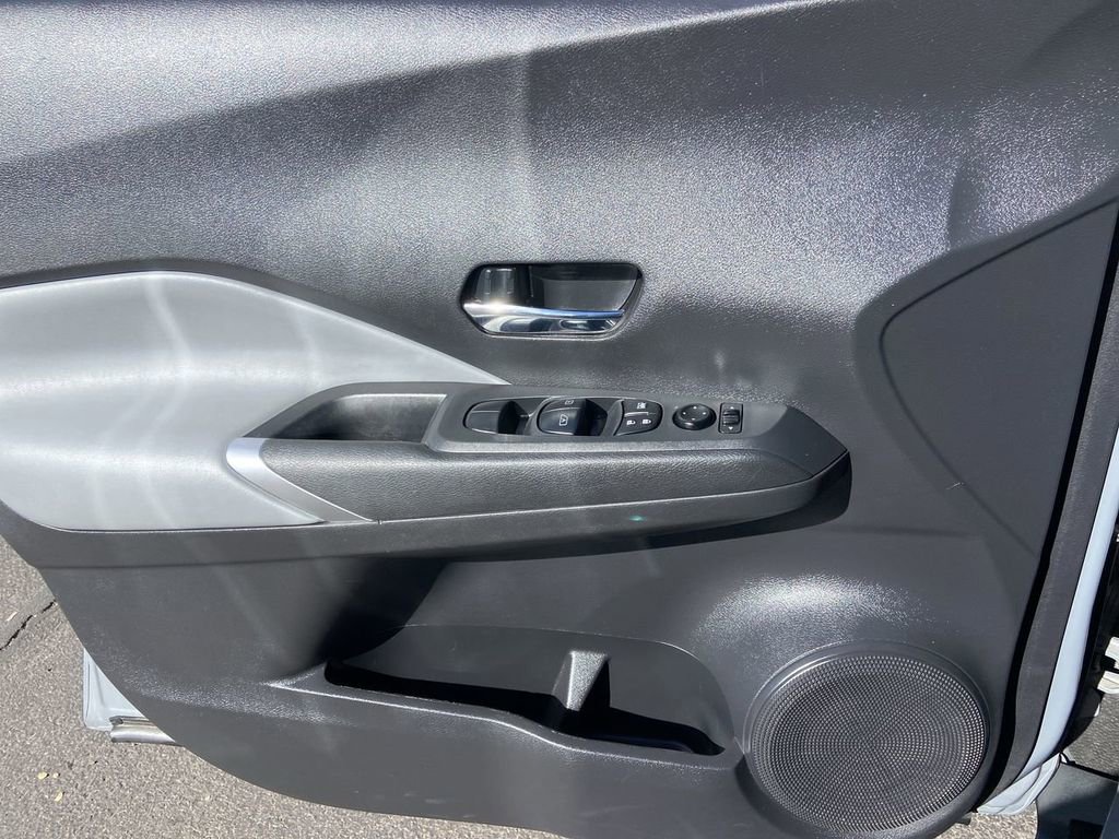 Used 2021 Nissan Kicks SR w/ SR Premium Package FWD image 17