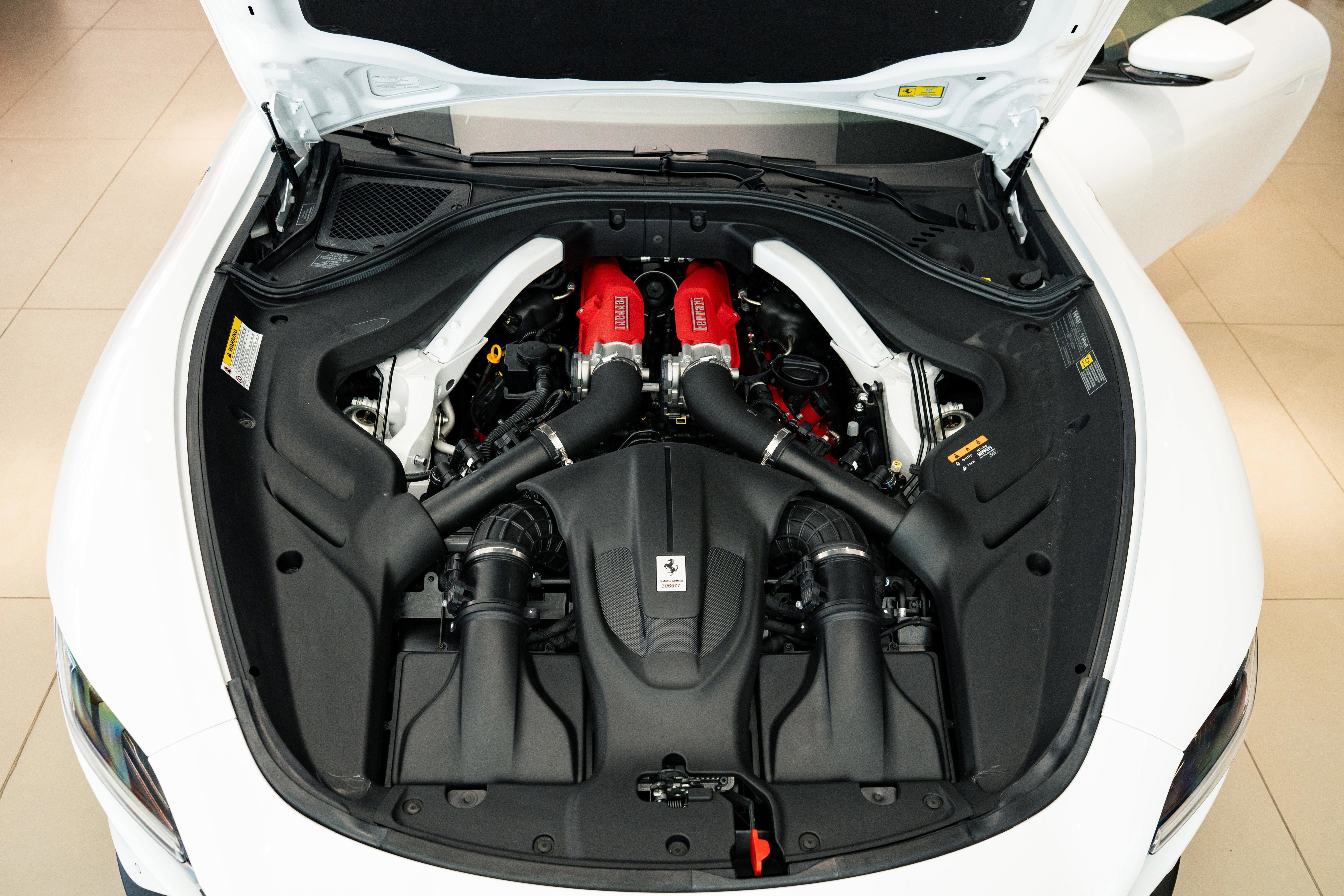 Used 2024 Ferrari Roma Spider image 19
