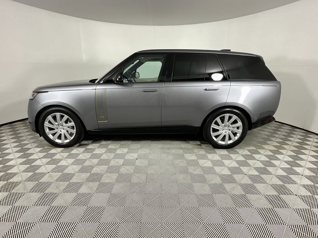 Certified 2023 Land Rover Range Rover SE image 2
