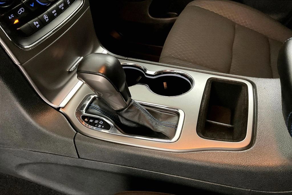 Used 2018 Jeep Grand Cherokee Laredo AWD/4WD image 17