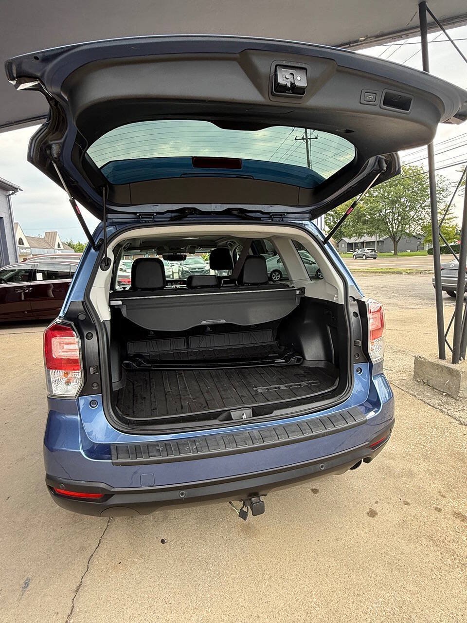 Used 2018 Subaru Forester 2.5i Touring AWD/4WD image 12