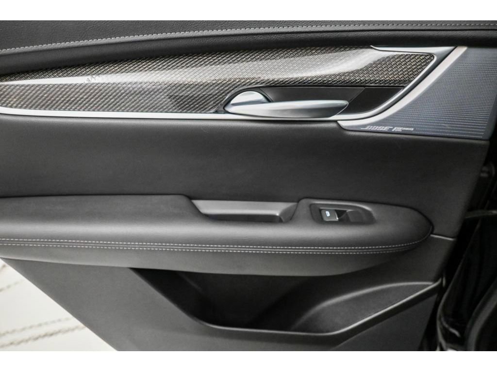 Certified 2023 Cadillac XT5 Sportv AWD/4WD image 11