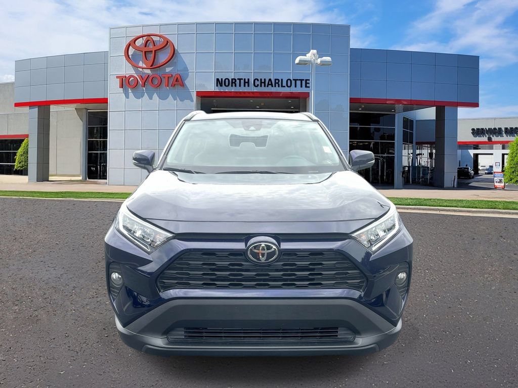 Used 2021 Toyota RAV4 XLE w/ Convenience Package FWD image 3