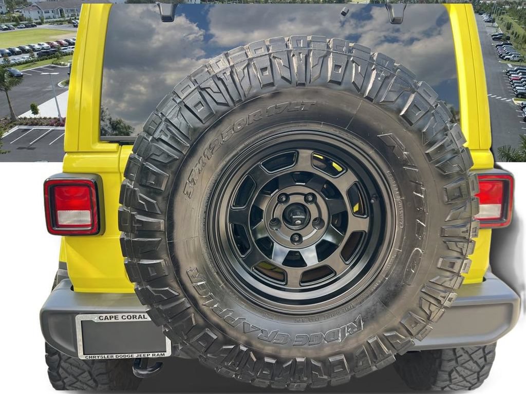 Used 2023 Jeep Wrangler Unlimited Sahara AWD/4WD image 33