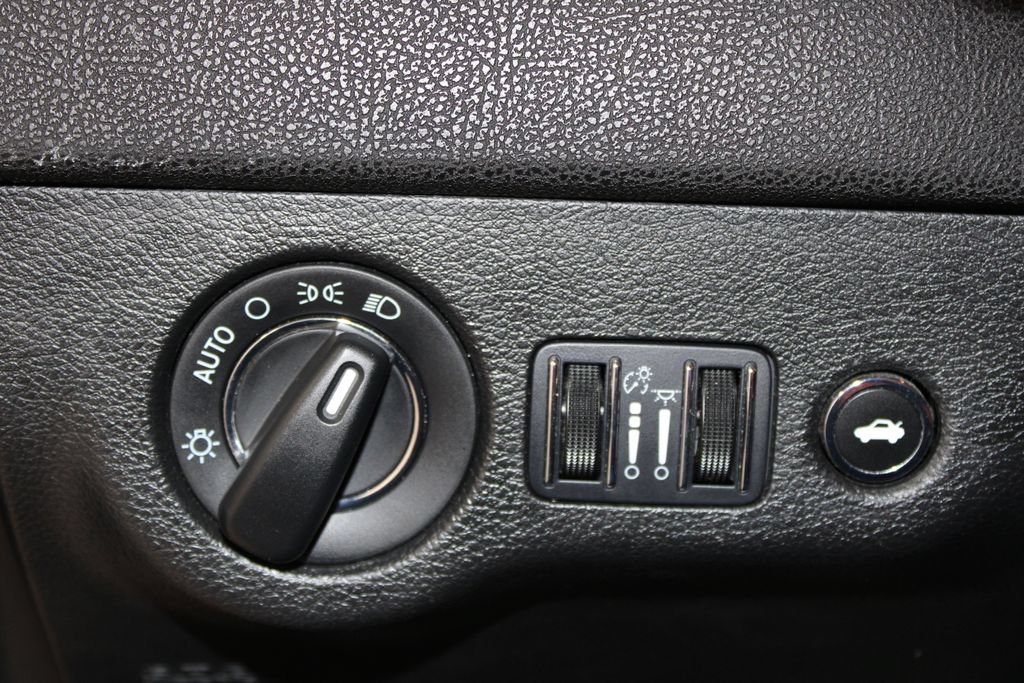 Used 2023 Chrysler 300 Touring AWD/4WD image 45