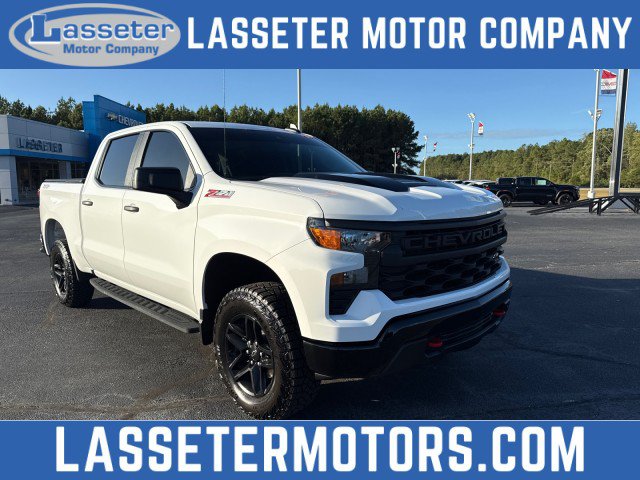 Used 2025 Chevrolet Silverado 1500 Custom Trail Boss AWD/4WD image 1