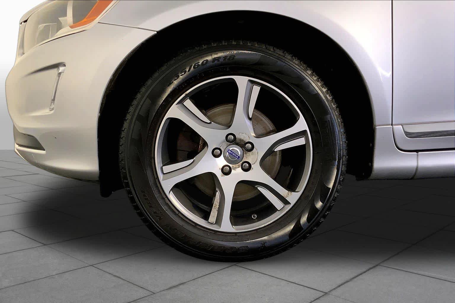 Used 2015 Volvo XC60 T6 AWD/4WD image 10